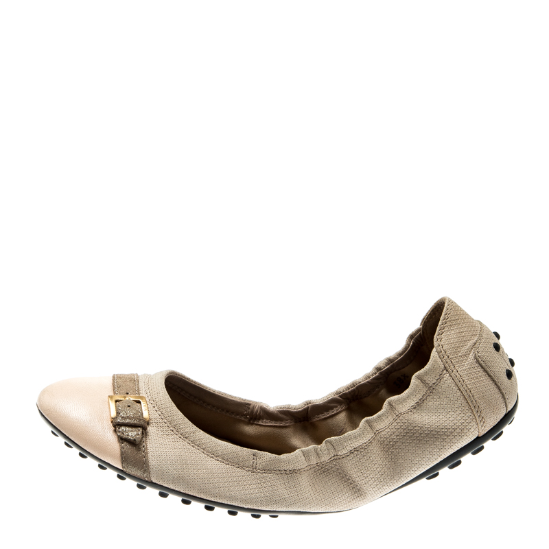 

Tod's Beige/Pale Pink Textured Leather Buckle Detail Scrunch Ballet Flats Size