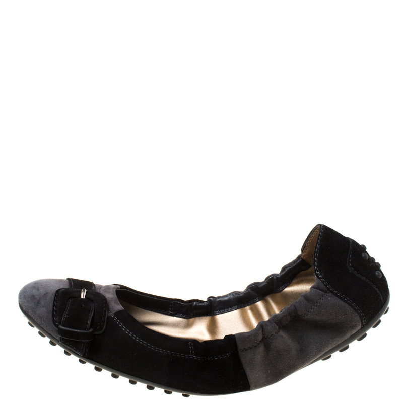 

Tod's Black/Grey Suede Buckle Scrunch Ballerina Flats Size