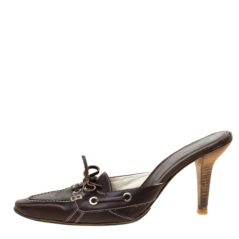 

Tod’s Brown Leather Bow Mules Size