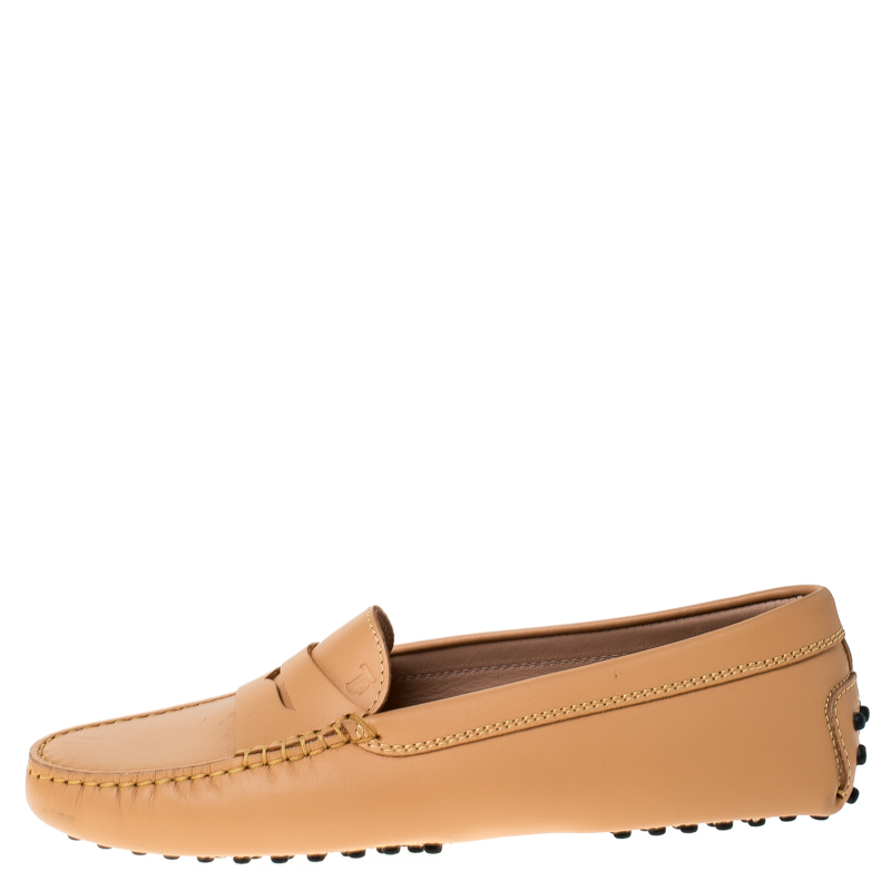 

Tod's Beige Leather Gommino Loafers Size