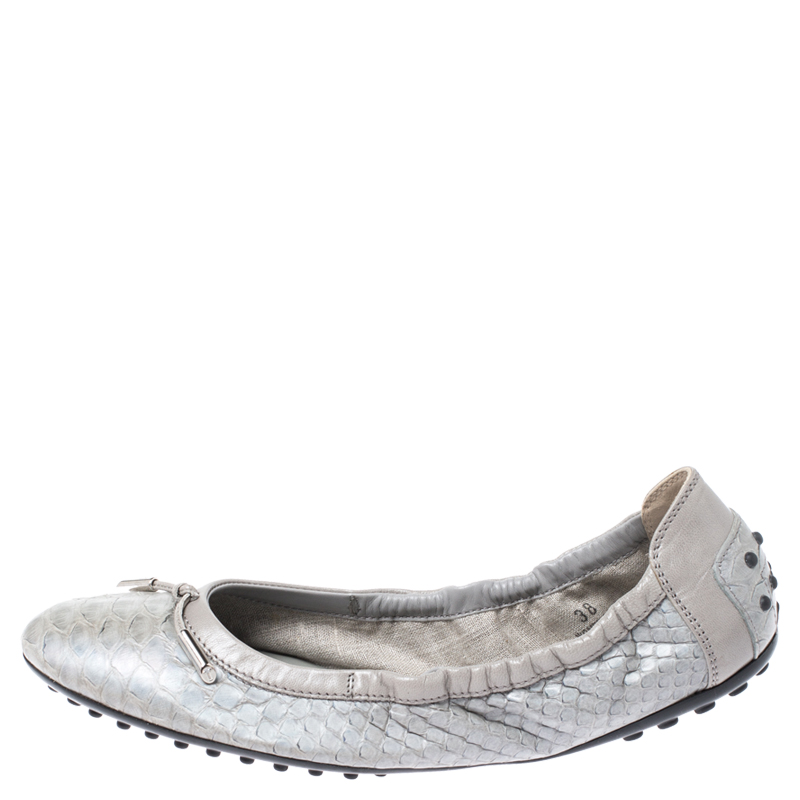 

Tod's Grey Python And Leather Bow Scrunch Ballet Flats Size