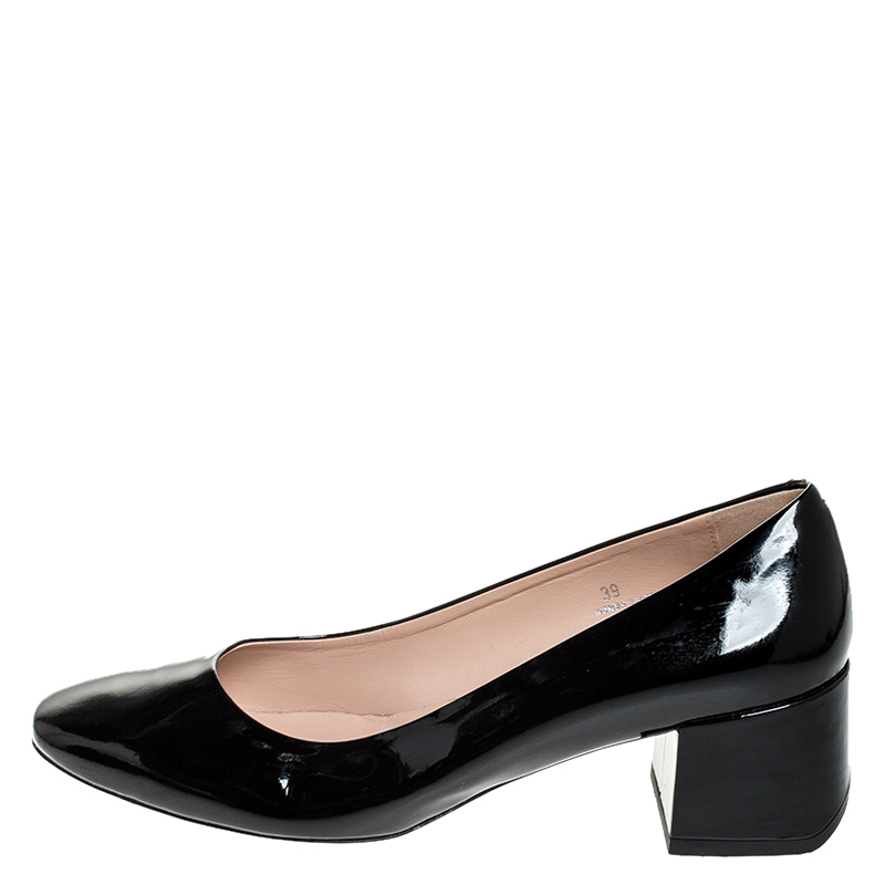 

Tod's Black Patent Leather Block Heel Pumps Size