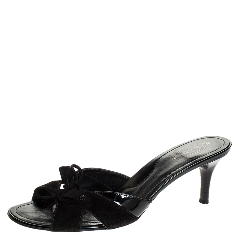 Pre-owned Tod's Black Suede And Patent Leather Slide Sandals Size 40