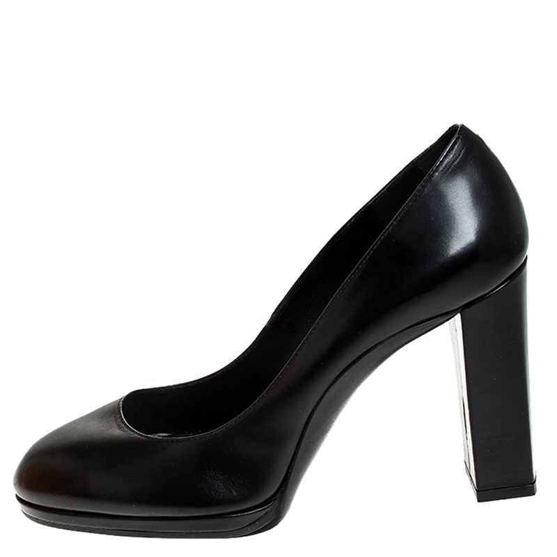 

Tod's Black Leather Pumps Size