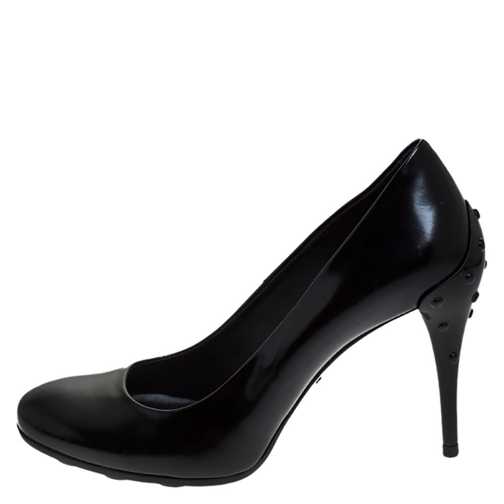 

Tod's Black Leather Round Toe Pumps Size