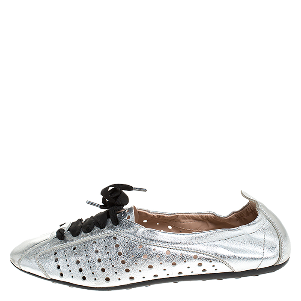 

Tod's Metallic Silver Perforated Leather Lace Up Scrunch Low Top Sneakers Size
