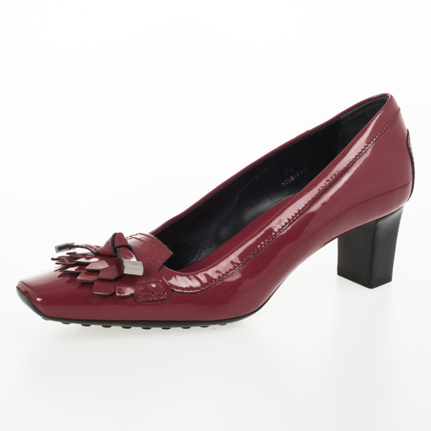 Pre Owned Tod's Maroon Patent Kiltie Fringe Pumps Size 36