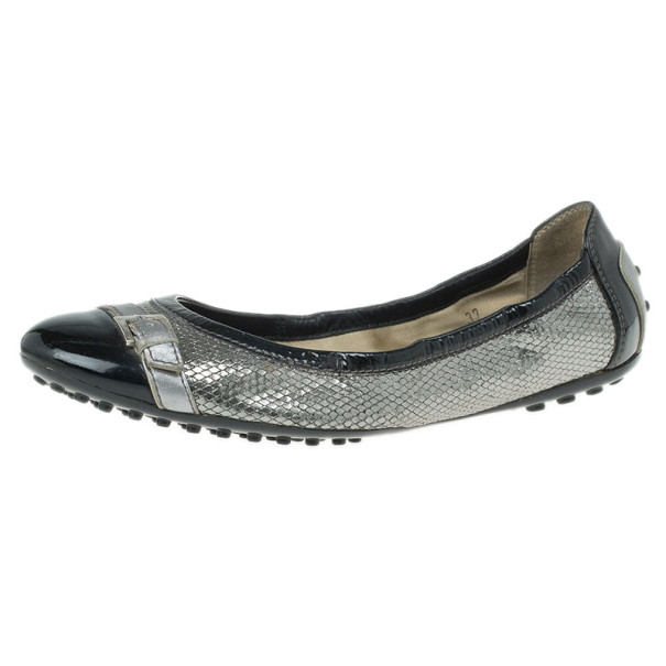 Pre Owned Tod's Silver and Black Patent Leather Buckle Ballet Flats Size 37