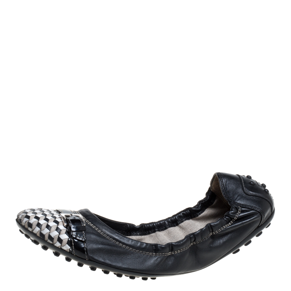 

Tod's Black Leather Cap Toe Buckle Detail Scrunch Ballet Flats Size 38