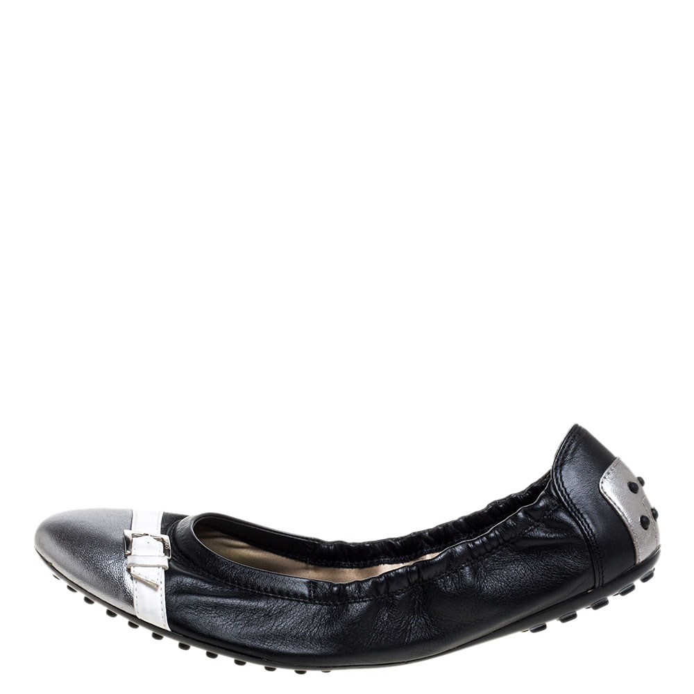 

Tod's Black/Silver Leather Buckle Cap Toe Scrunch Ballet Flats Size