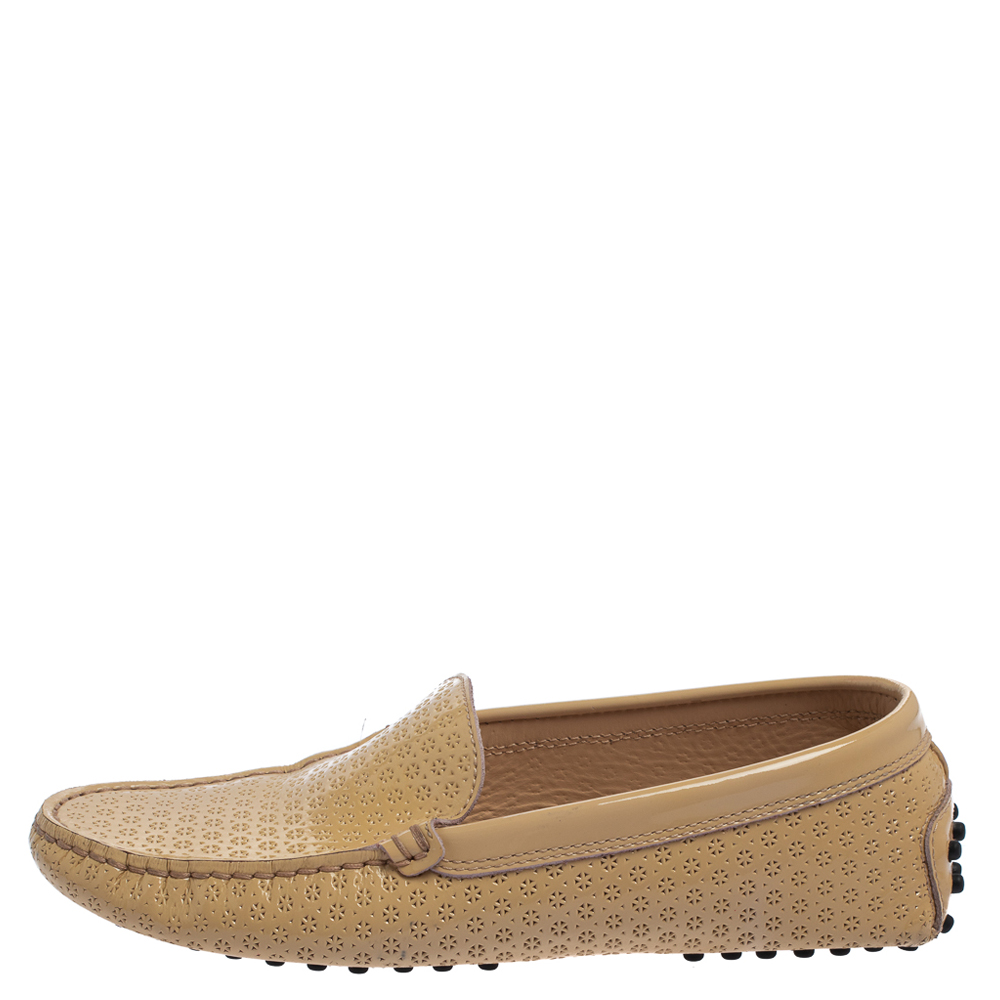 

Tod's Cream Patent Leather Driving Loafers Size