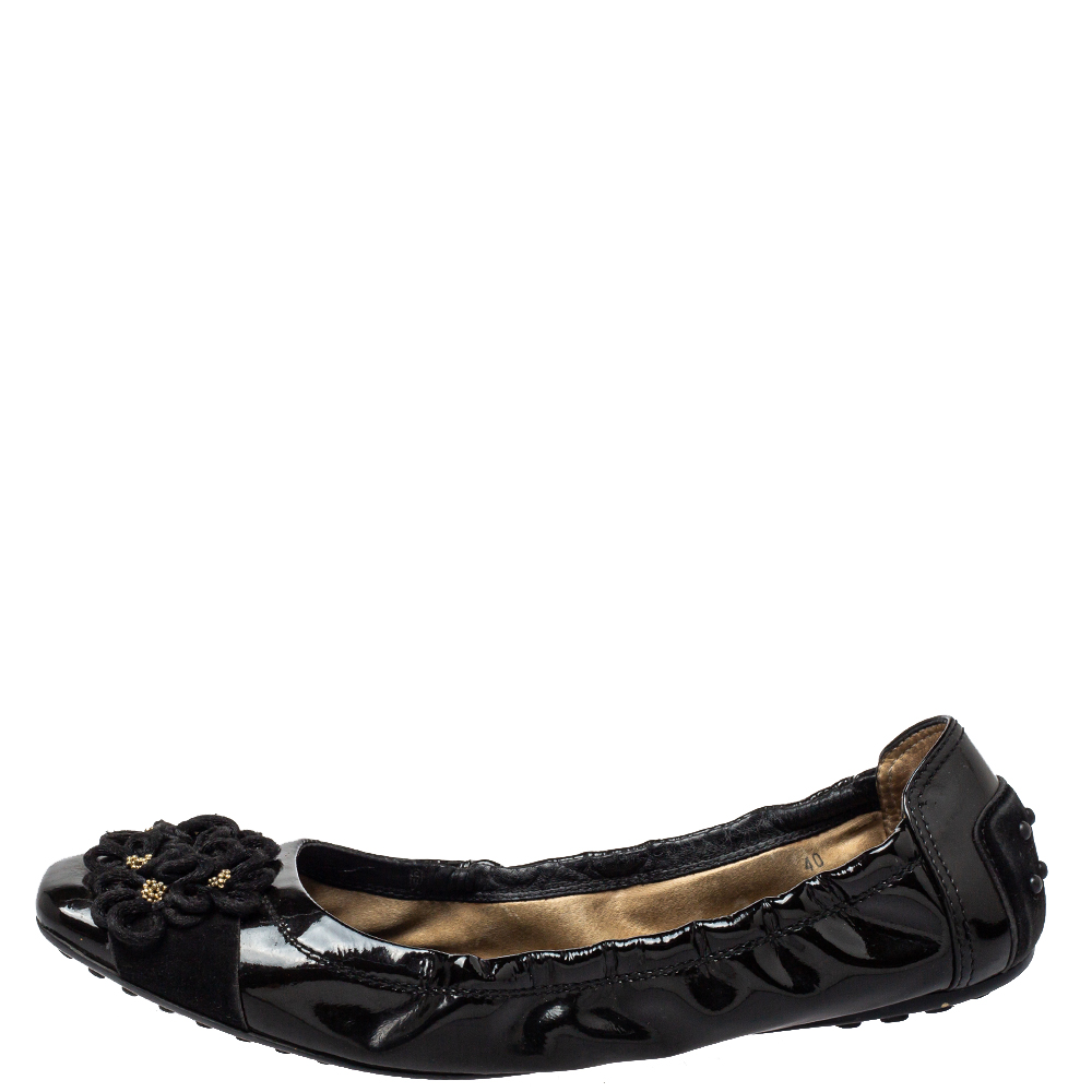 

Tod's Black Patent Leather And Suede Flower Scrunch Ballet Flats Size