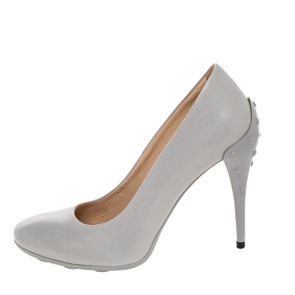 

Tod's Grey Leather Round Toe Pumps Size