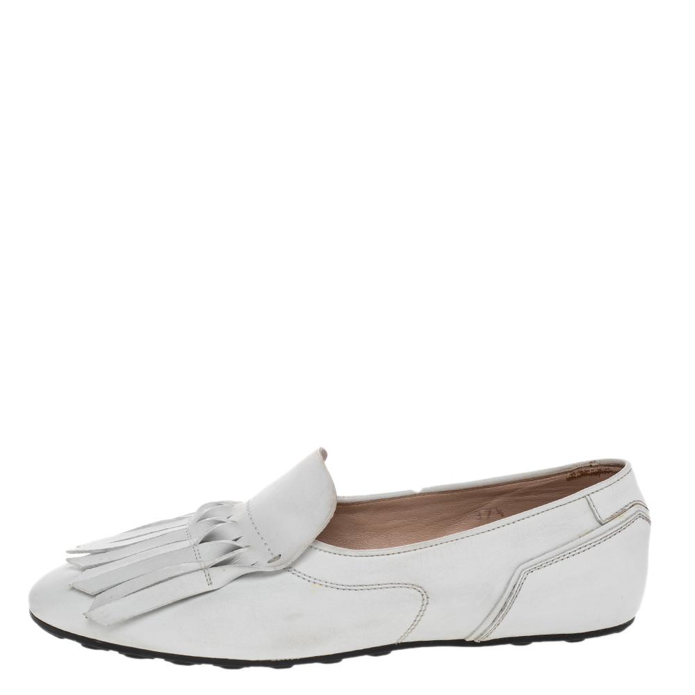 

Tod's White Leather Fringe Slip On Loafers Size