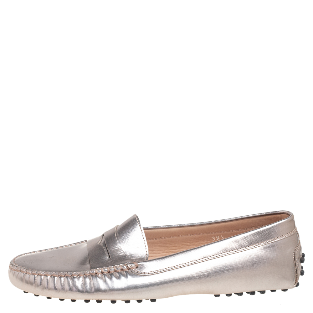 

Tod's Silver Glossy Leather Slip-On Loafers Size