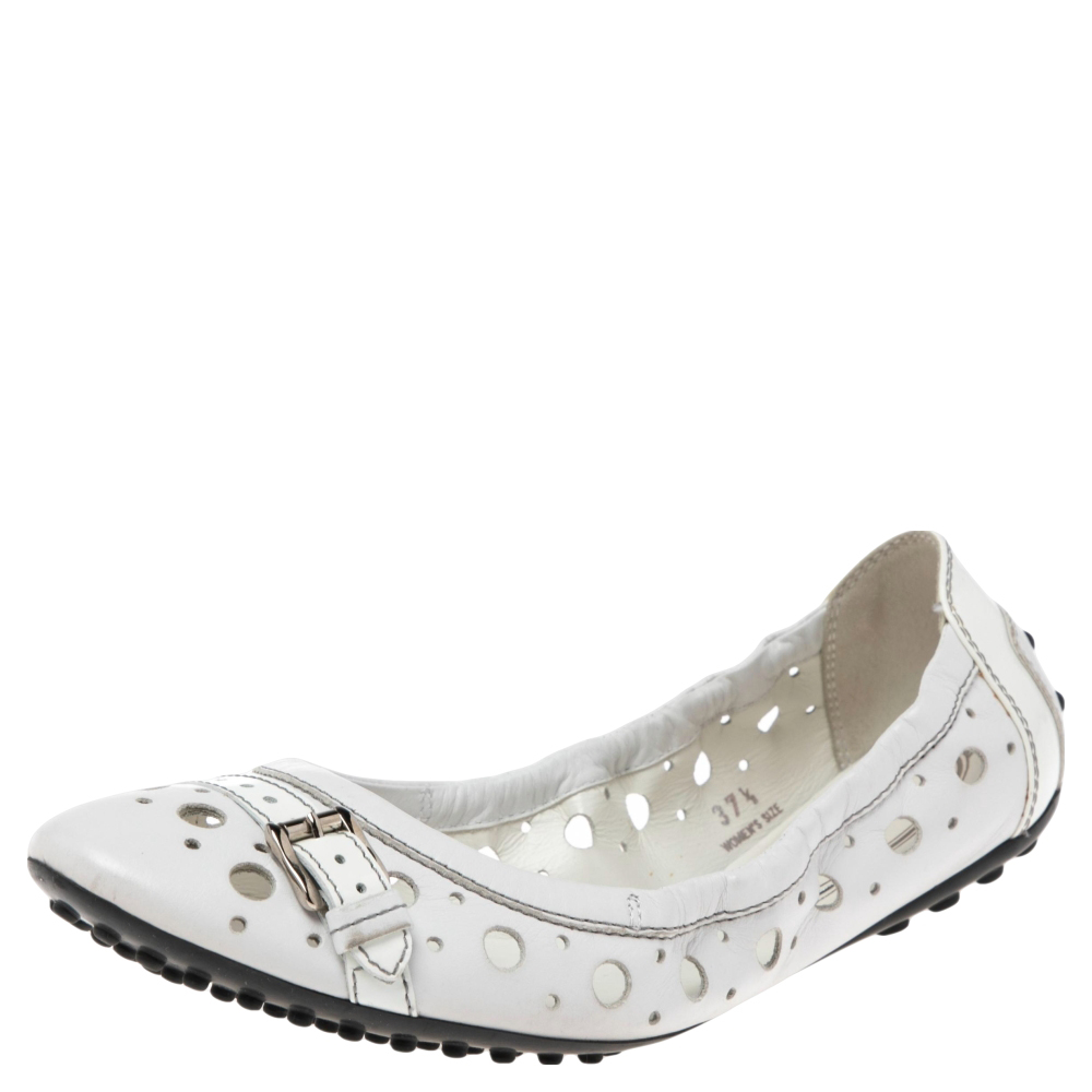 

Tod's White Patent and Laser Cut Leather Scrunch Ballet Flats Size