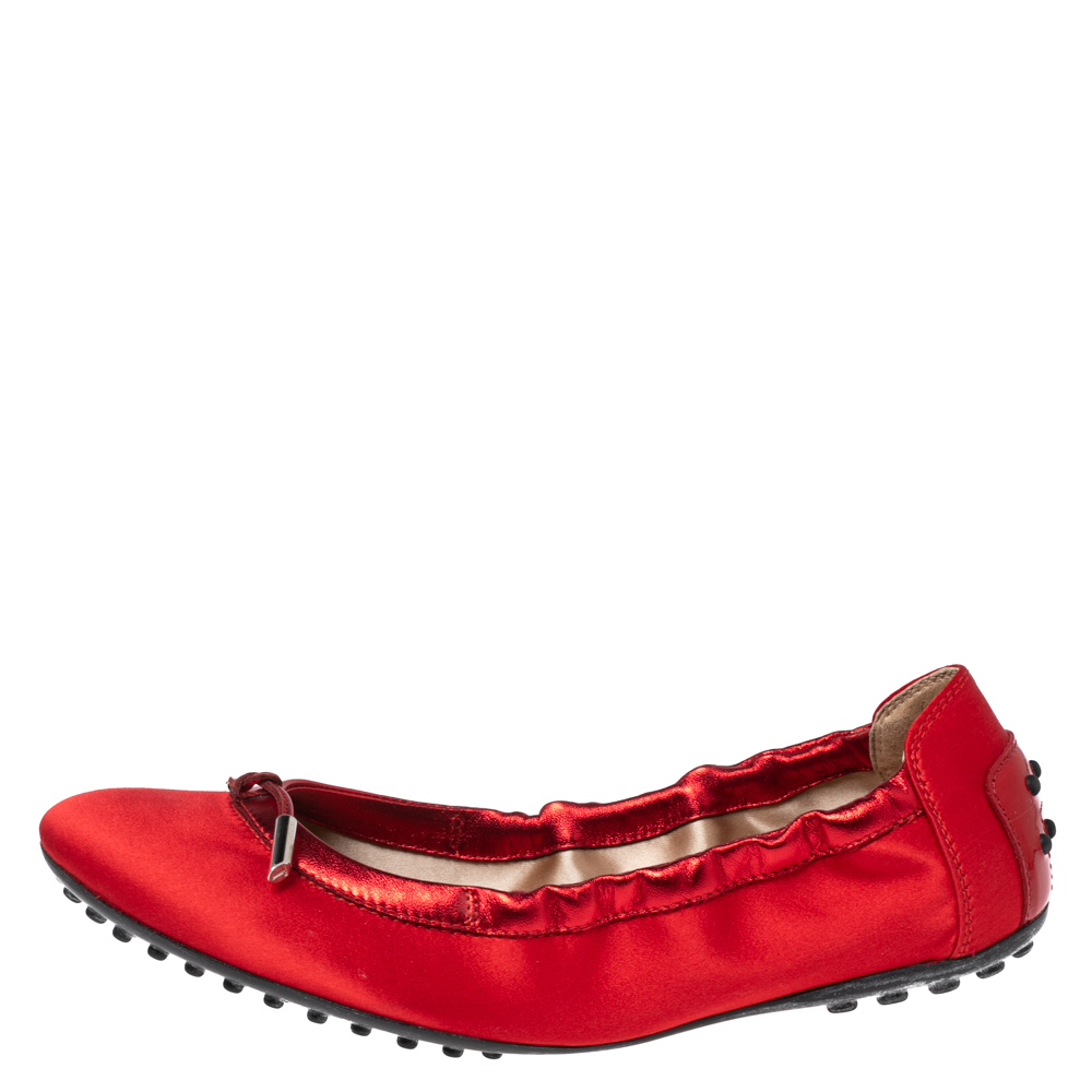 

Tod's Mint Red Satin Bow Scrunch Ballet Flats Size