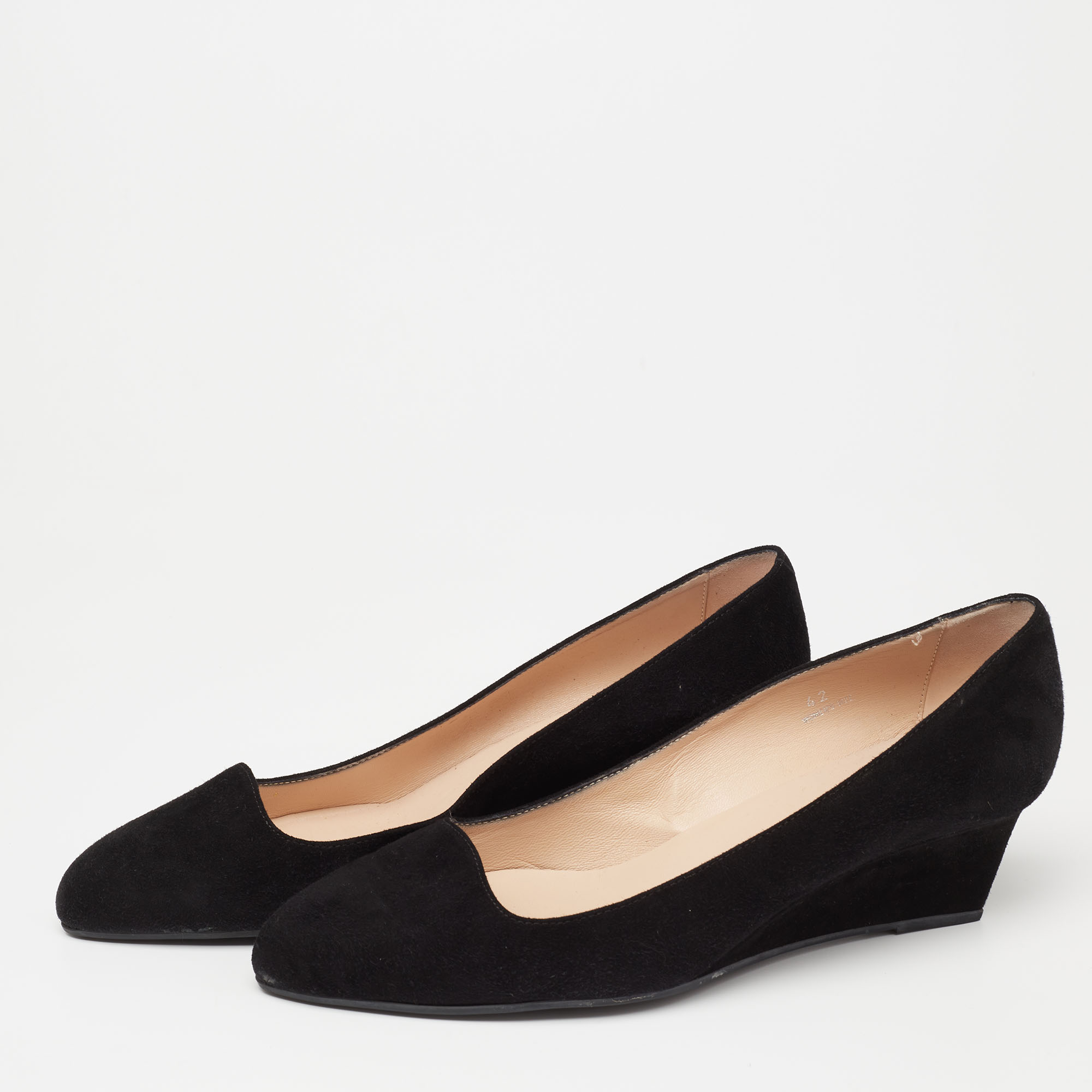 

Tod's Black Suede Wedge Pumps Size