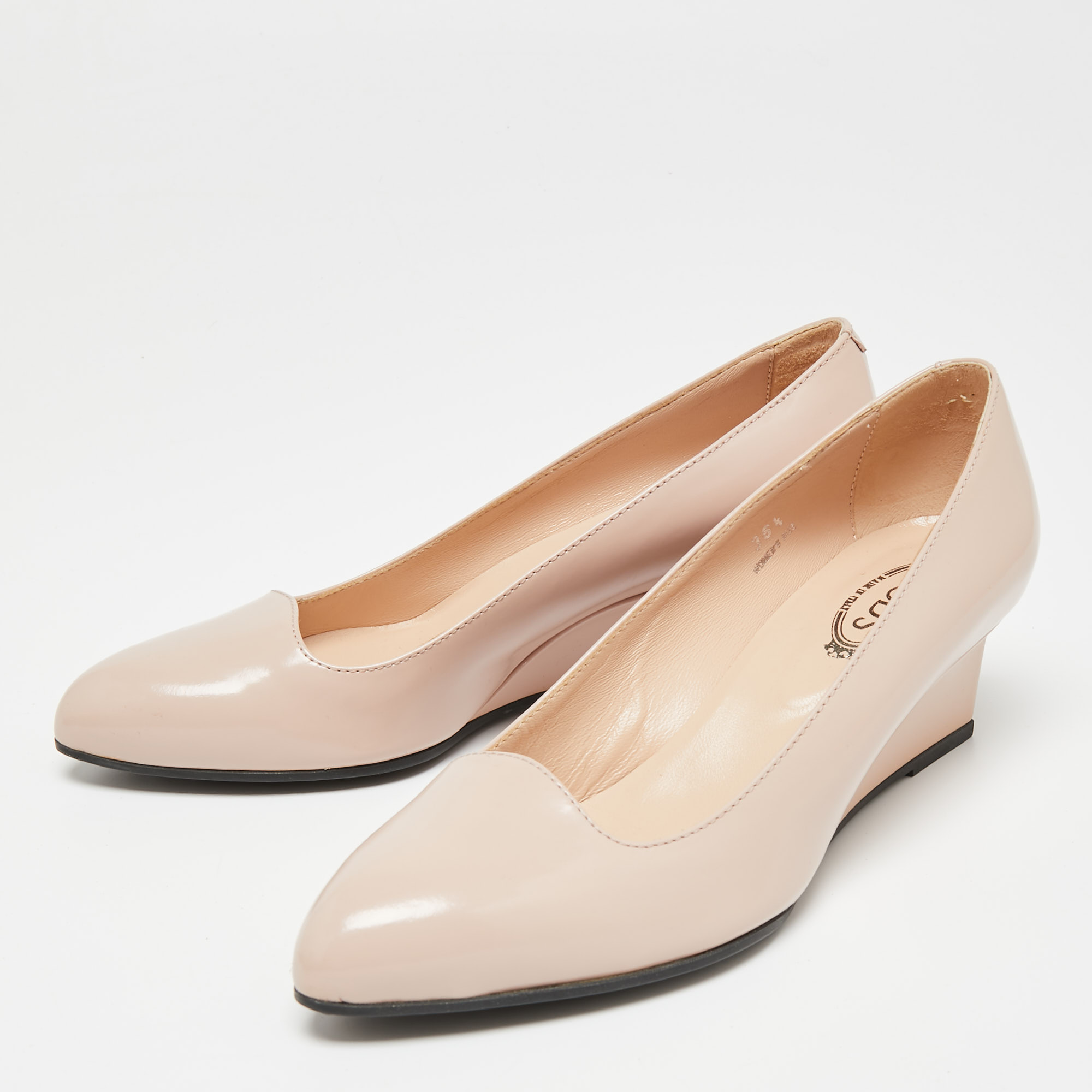 

Tod's Poudre Beige Glossy Leather Wedge Pumps Size