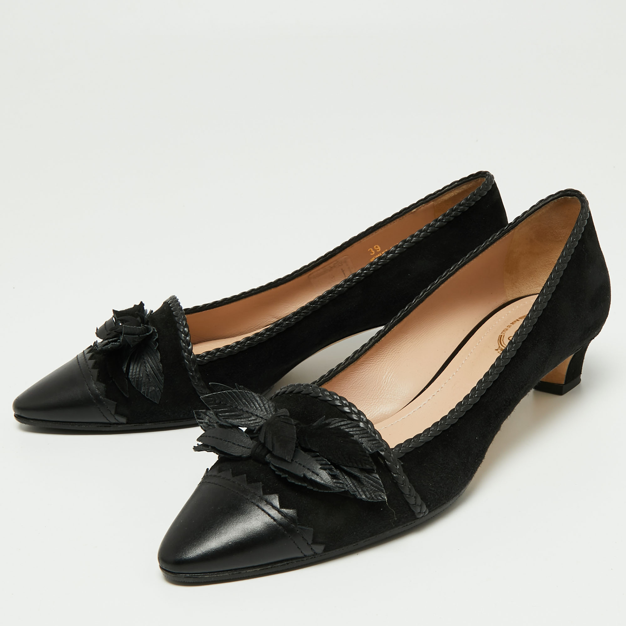 Tod's Black Suede and Leather Leaf Applique Pumps Size 39  - buy with discount