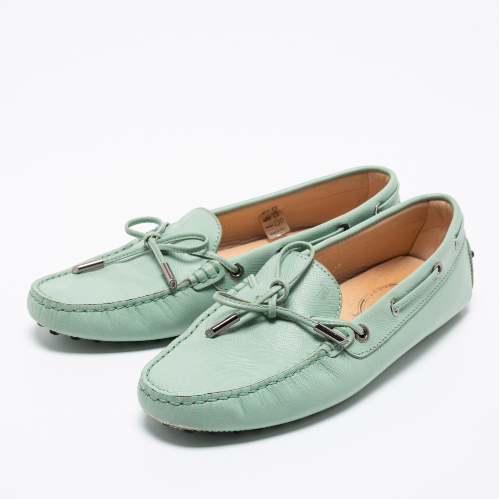 

Tod's Mint Green Leather Gommini Bow Slip On Loafers Size