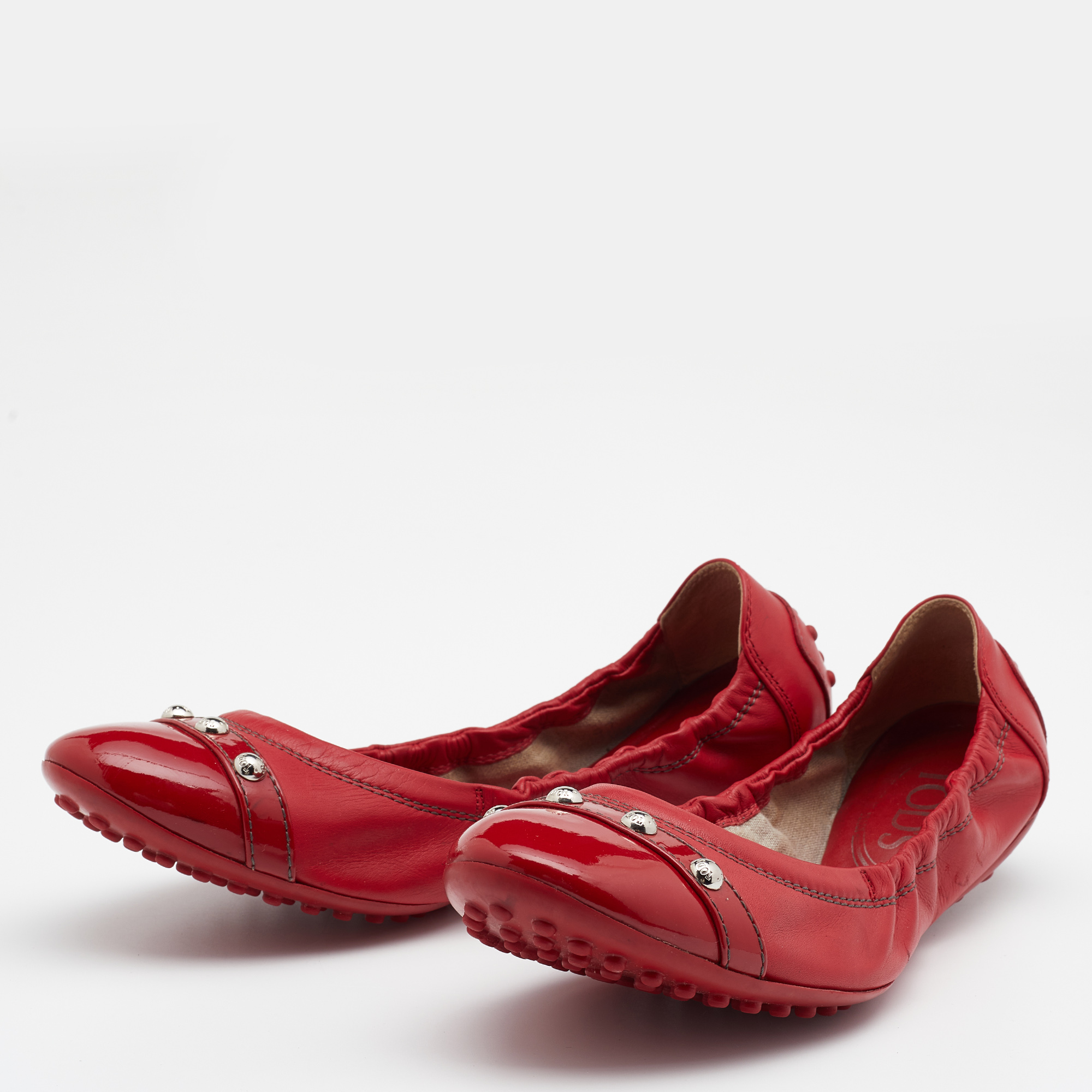

Tod's Red Patent And Leather Studs Detail Scrunch Ballet Flats Size