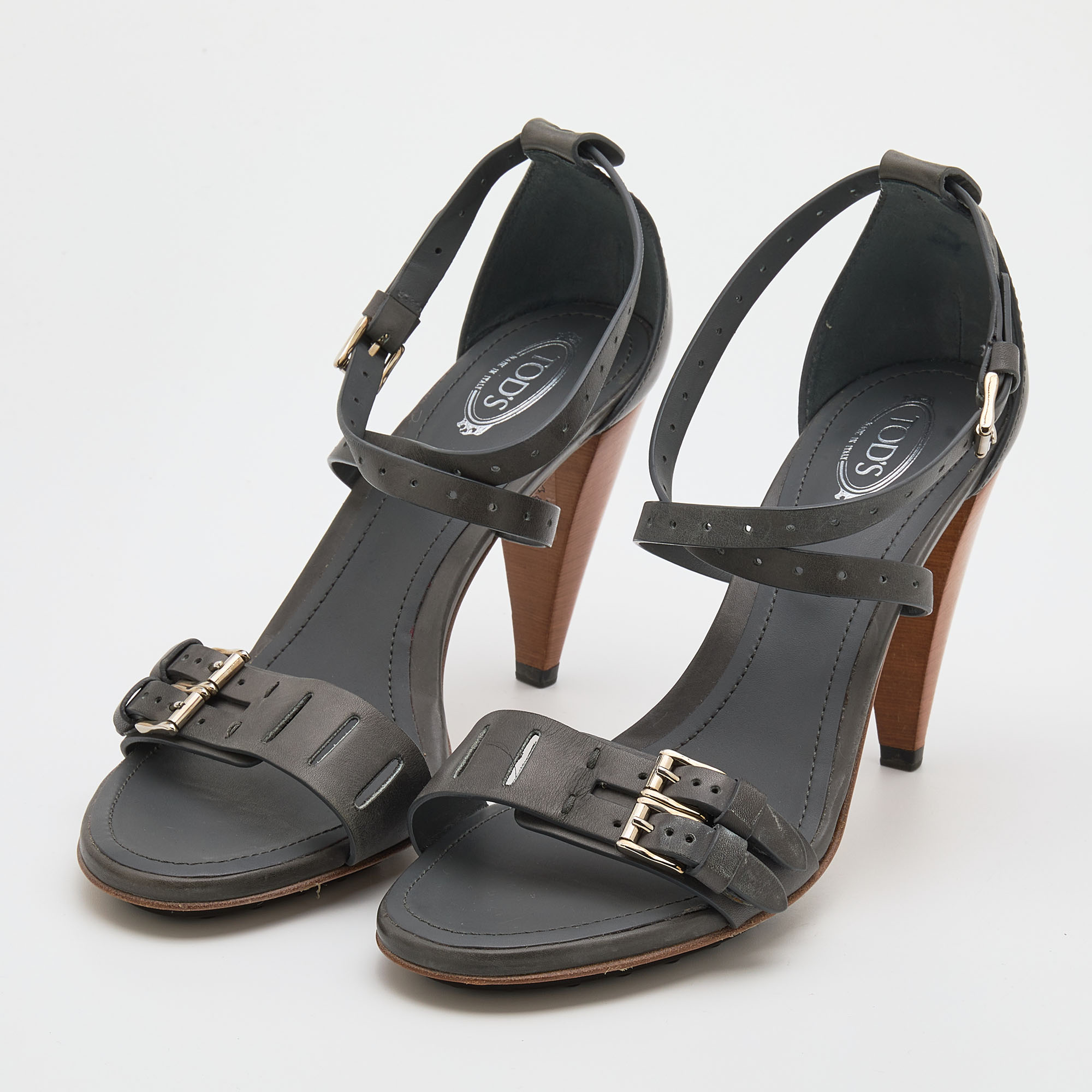 

Tod's Grey Leather Buckle Detail Ankle Strap Sandals Size