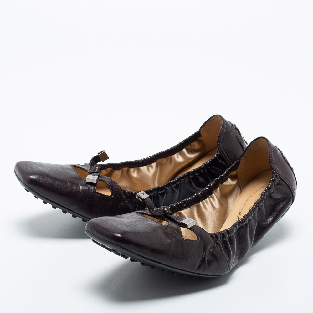 

Tod's Brown Leather Scrunch Ballet Flats Size