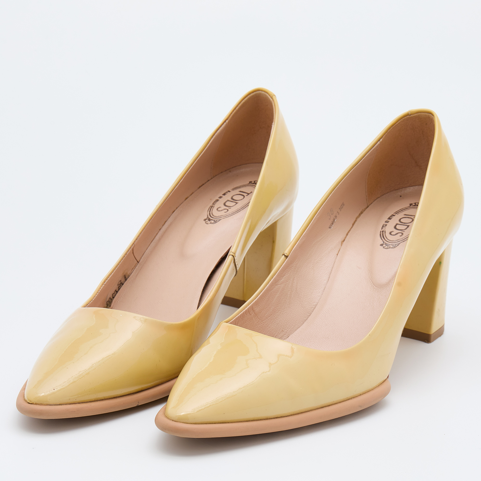 

Tod's Beige Patent Leather Block Heel Pumps Size