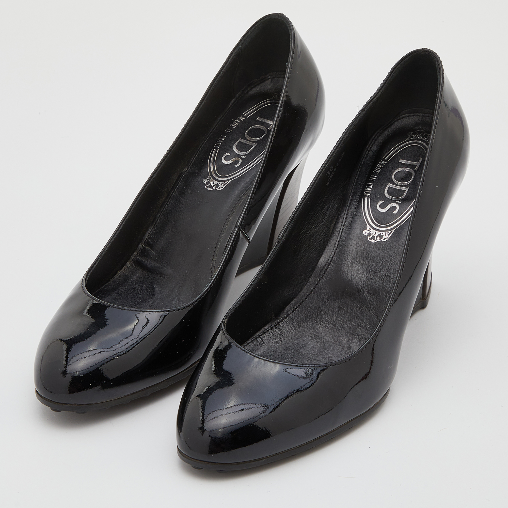 

Tod's Black Patent Leather Round Toe Wedge Pumps Size