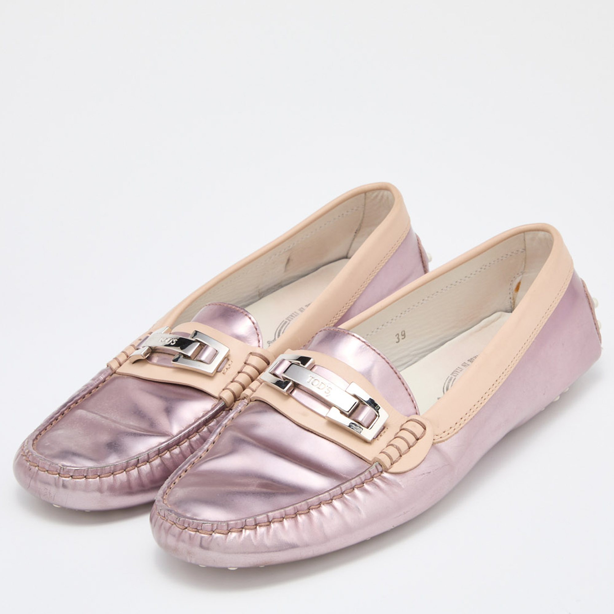 

Tod's Metallic Purple/Beige Patent and Leather Buckle Loafers Size