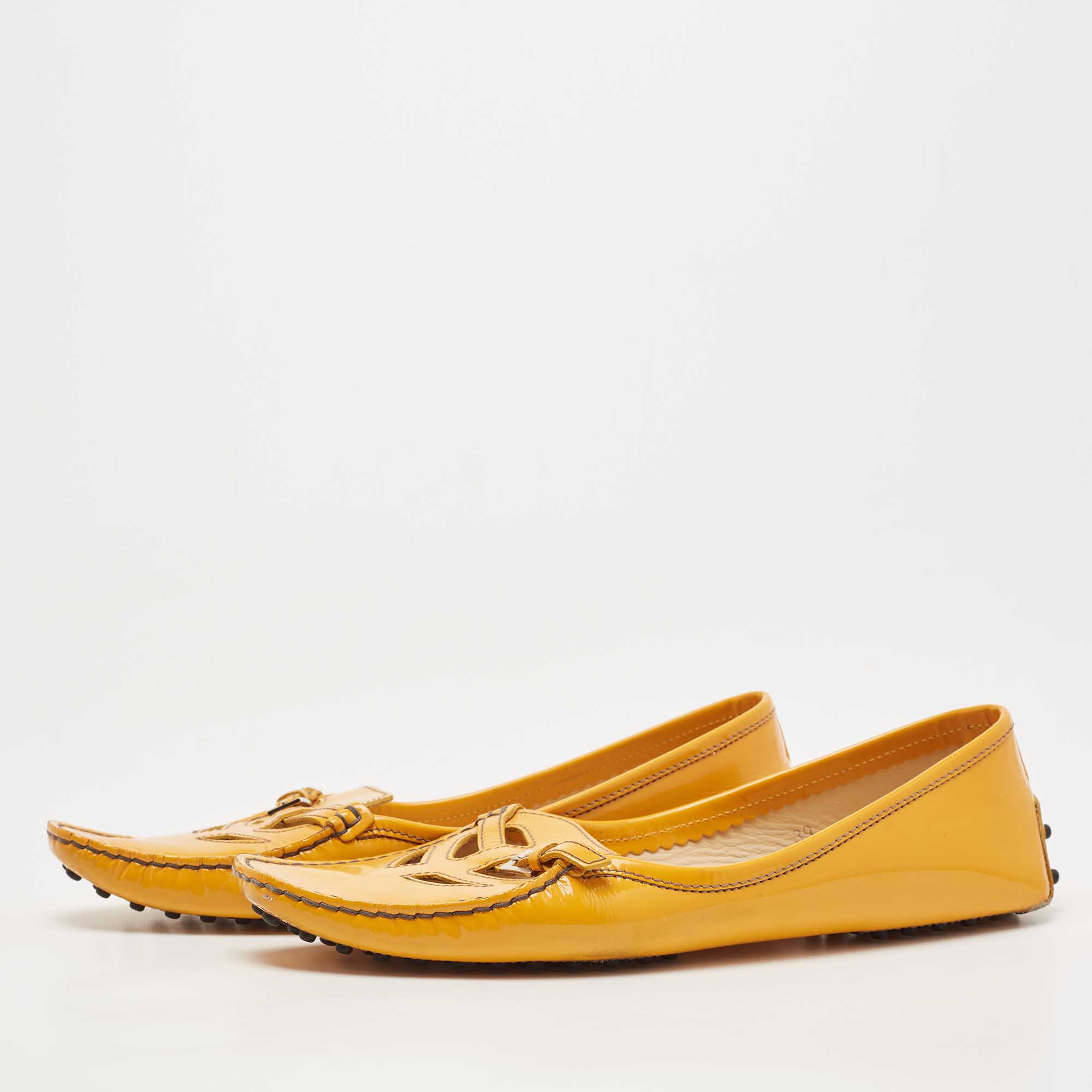 

Tod's Yellow Patent Leather Cut Out Buckle Detail Slip On Loafers Size