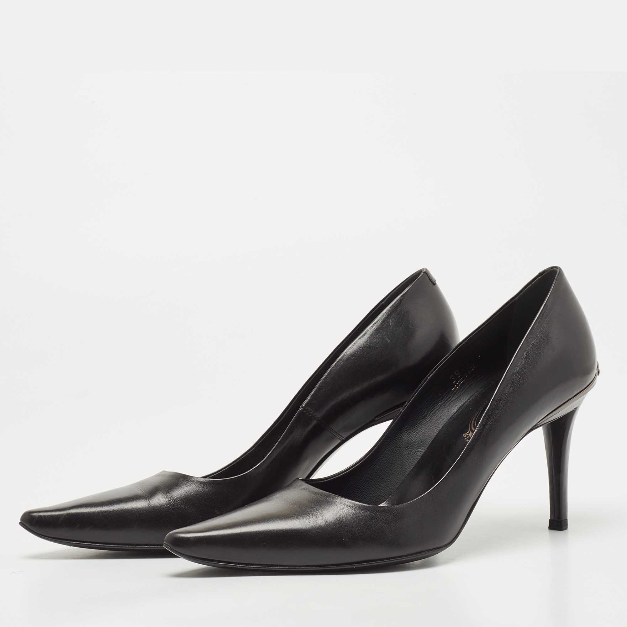 

Tod's Black Leather Pointed Toe Pumps Size