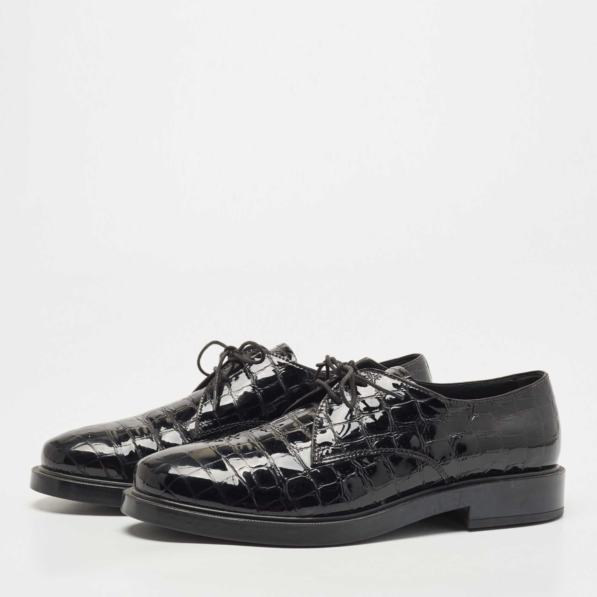 

Tod's Black Croc Embossed Patent Leather Lace Up Derby Size