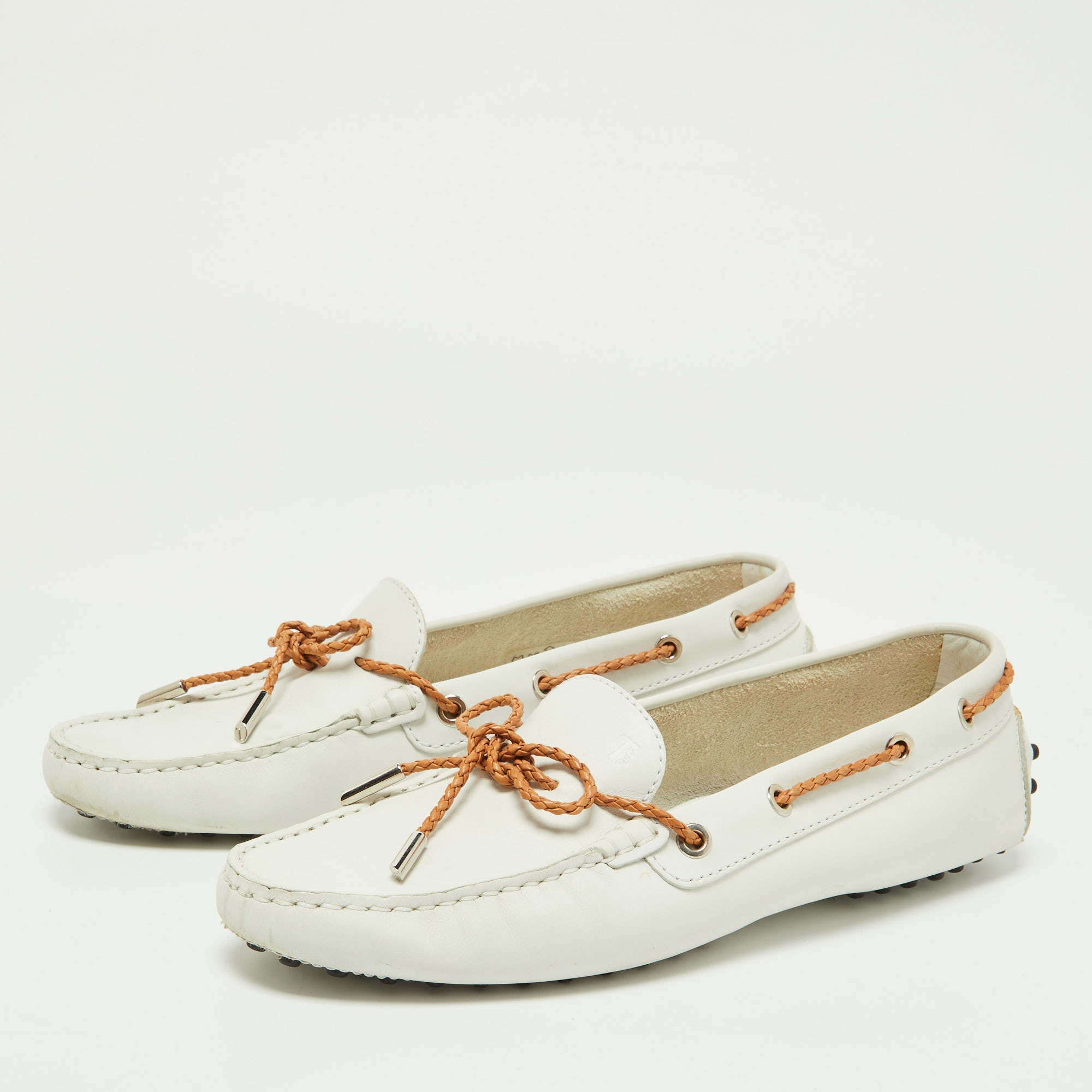 

Tod's White Leather Gommino Bow Slip On Loafers Size