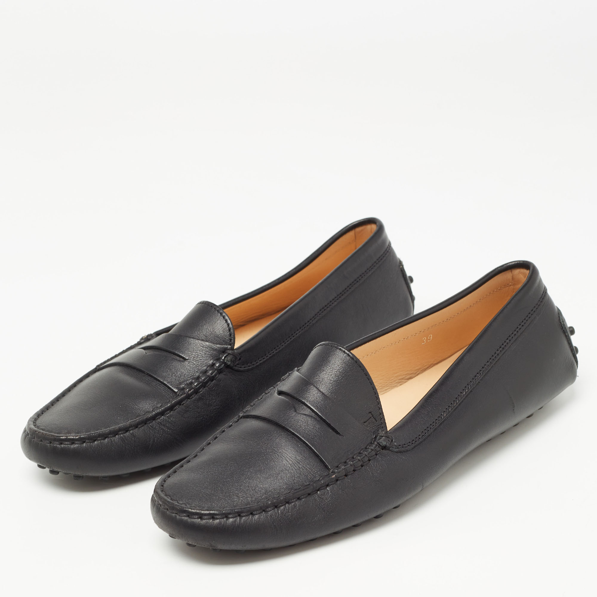 

Tod's Black Leather Slip On loafers Size