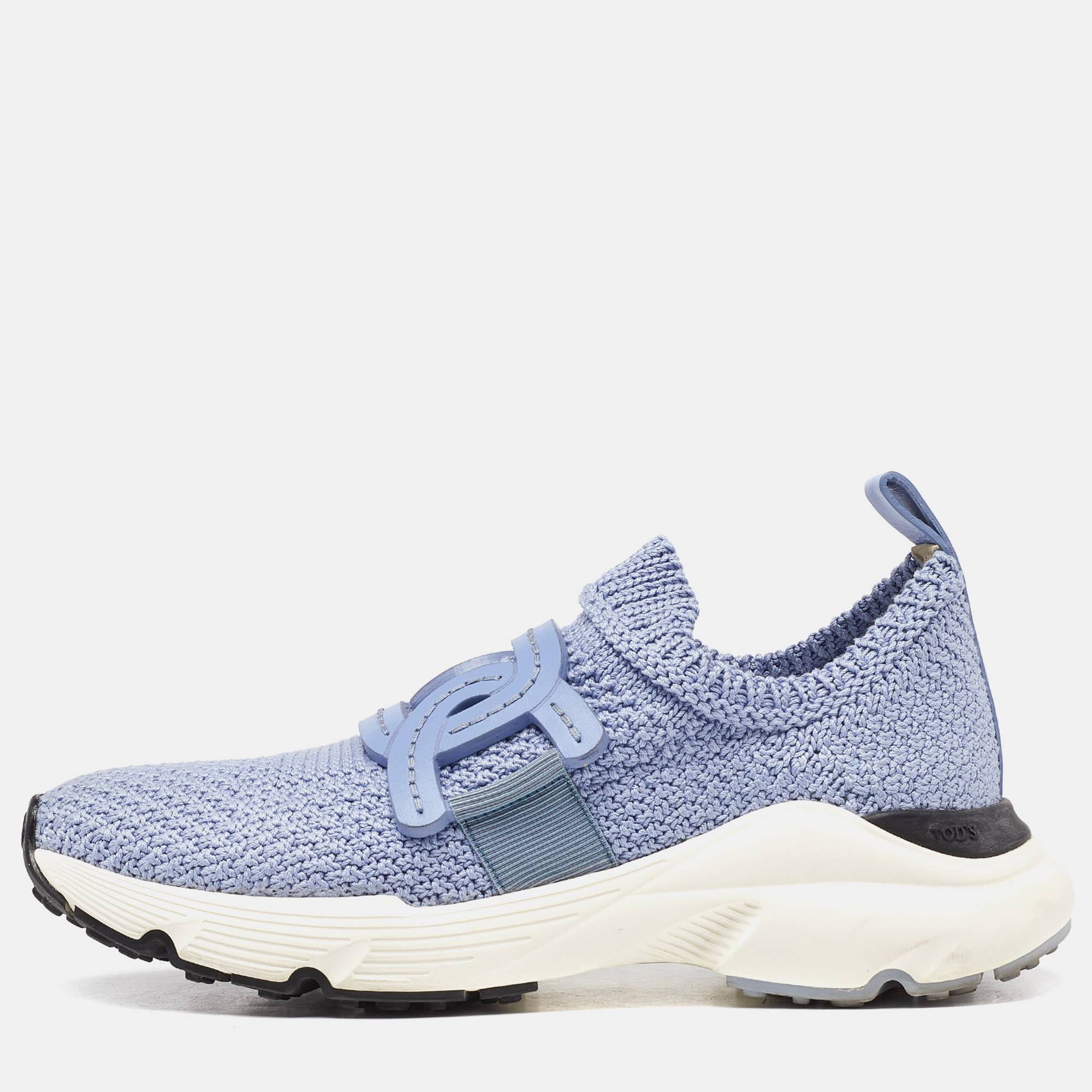 These Tods sneakers for women are perfect for days when you wish for comfort and style The shoes are crafted from knit fabric and feature rounded toes a low top profile and durable rubber soles.