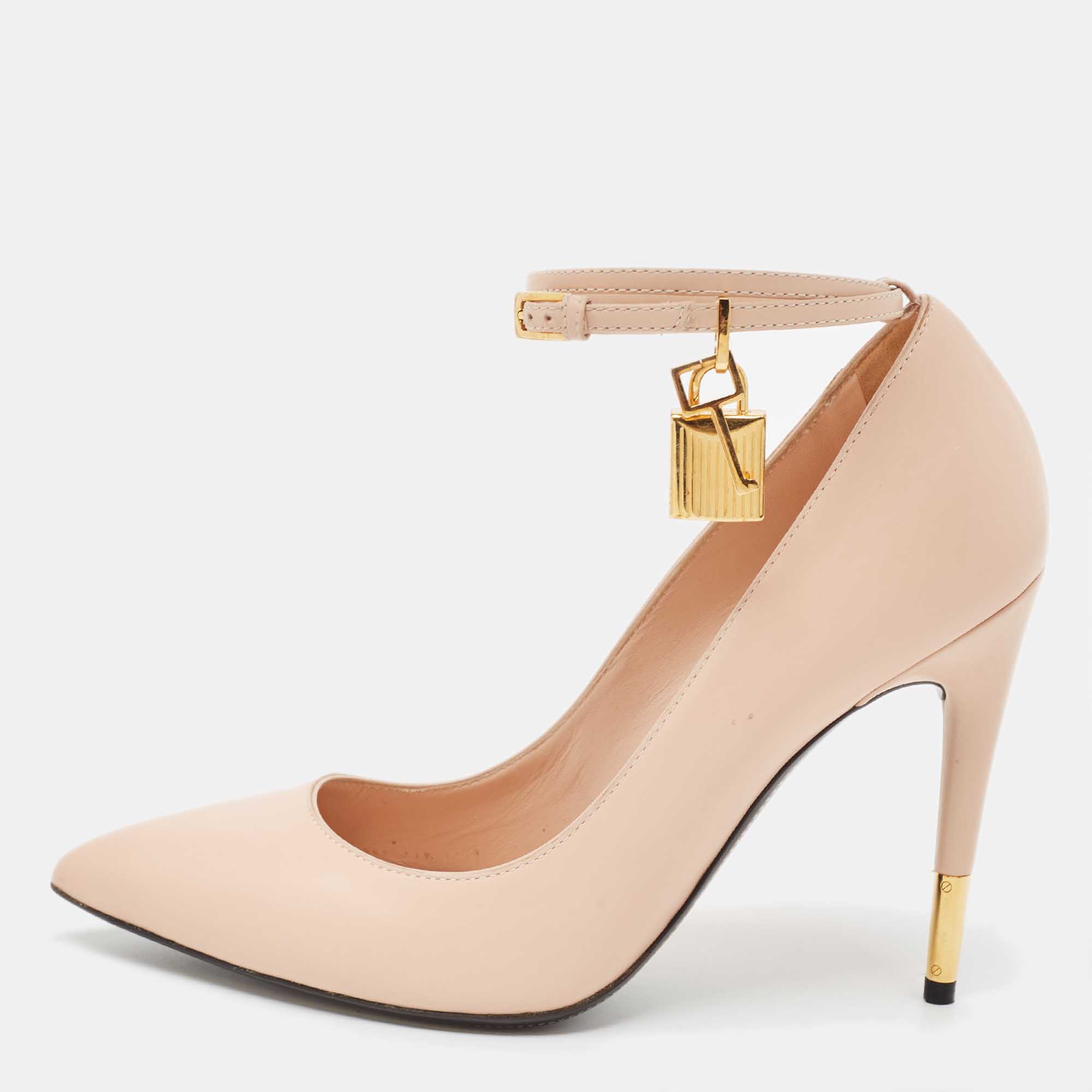 

Tom Ford Beige Leather Padlock Pointed Toe Pumps Size