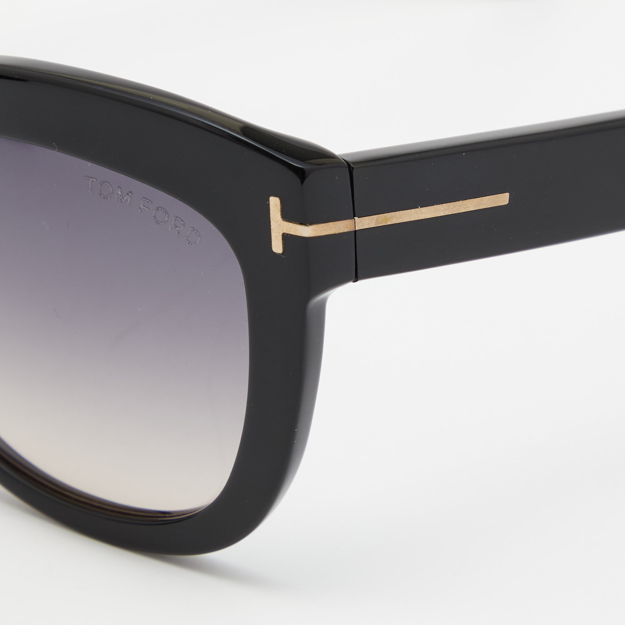 

Tom Ford Black Alistair TF524 Gradient Cat Eye Sunglasses