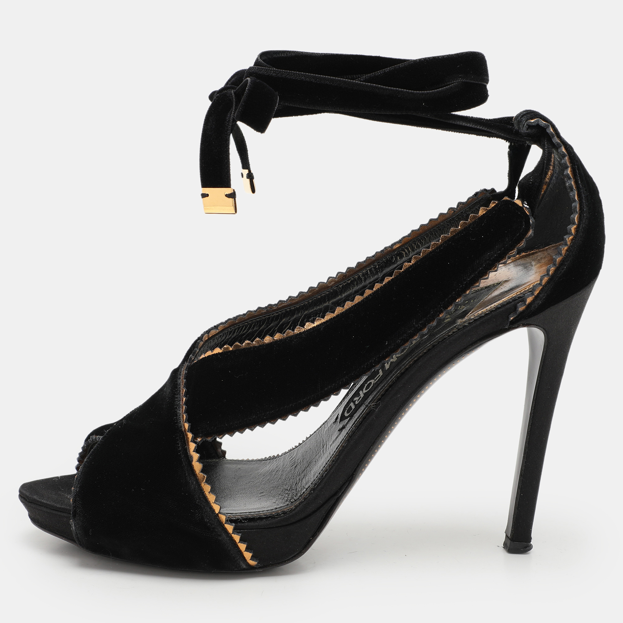 

Tom Ford Black Velvet Peep Toe Pumps Size 40