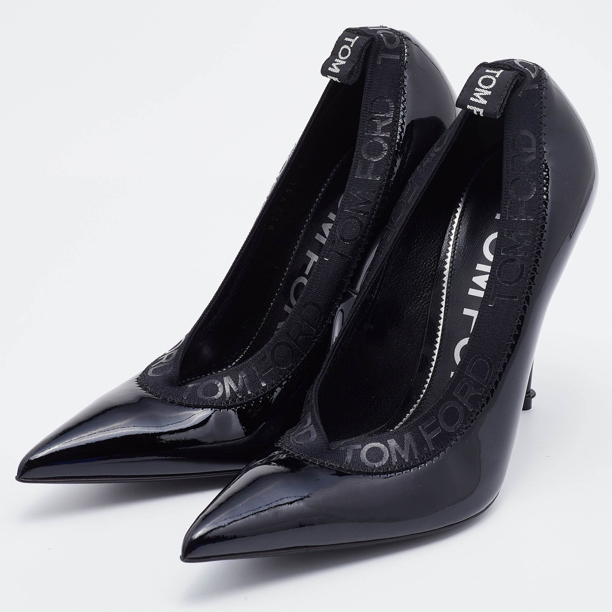 

Tom Ford Black Patent Leather Pointed Toe Pumps Size