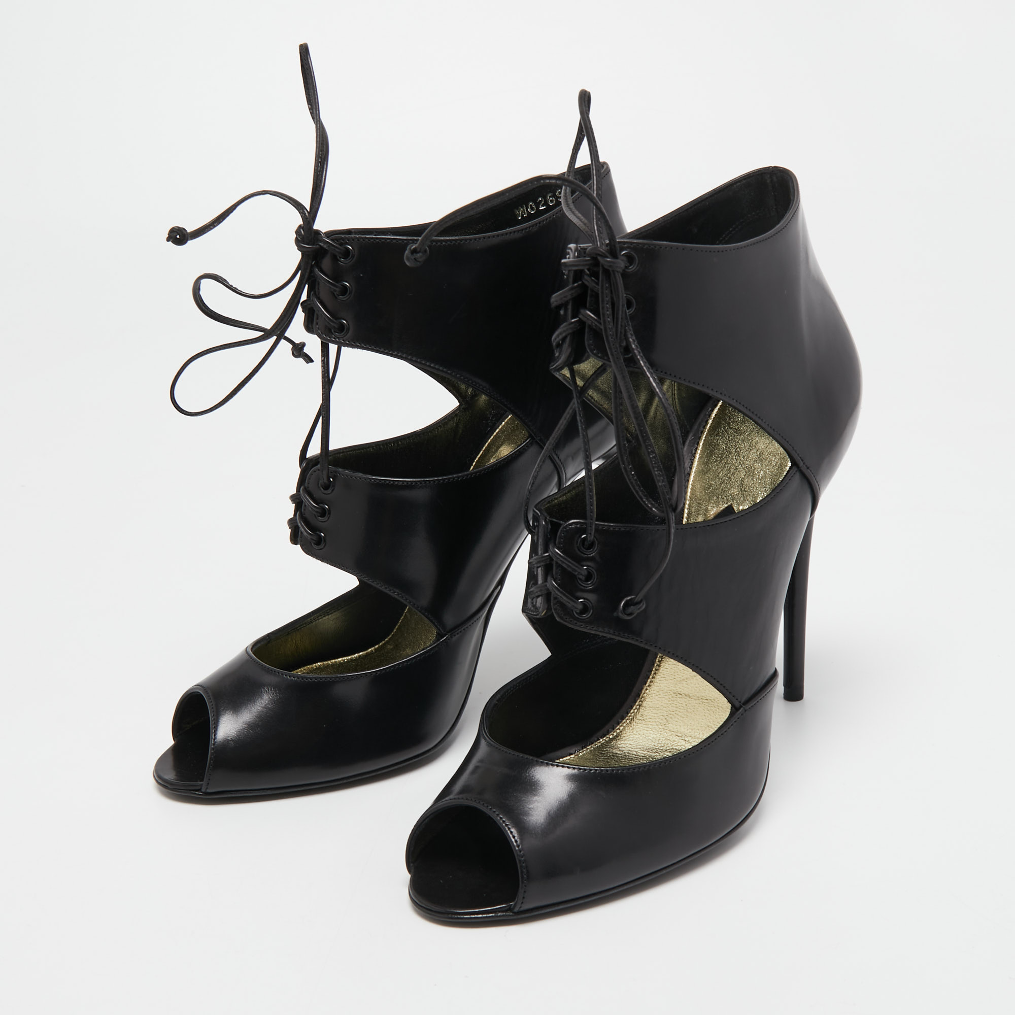 

Tom Ford Black Leather Lace Up Cut Out Booties Size