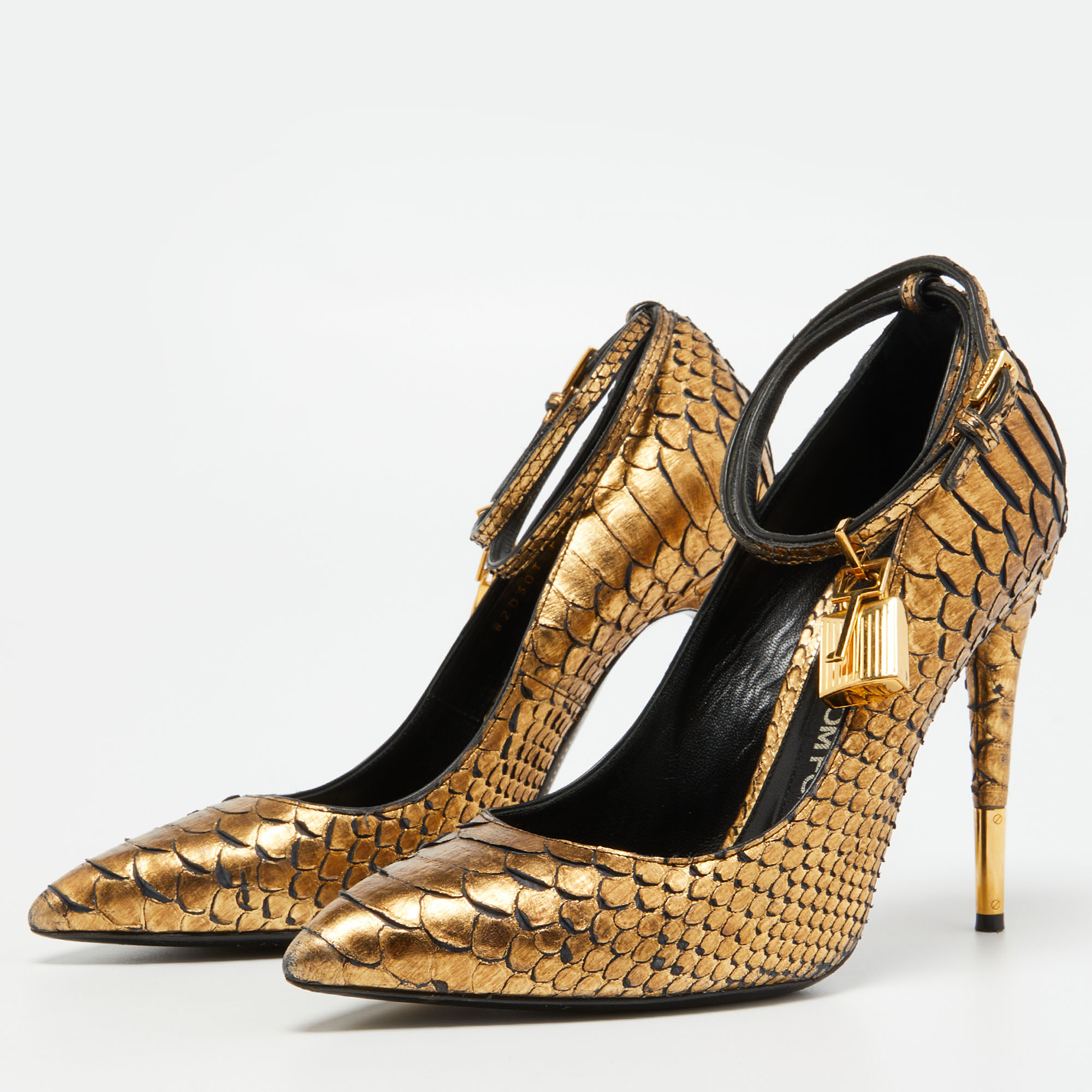 

Tom Ford Gold Python Padlock Pointed Toe Pumps Size