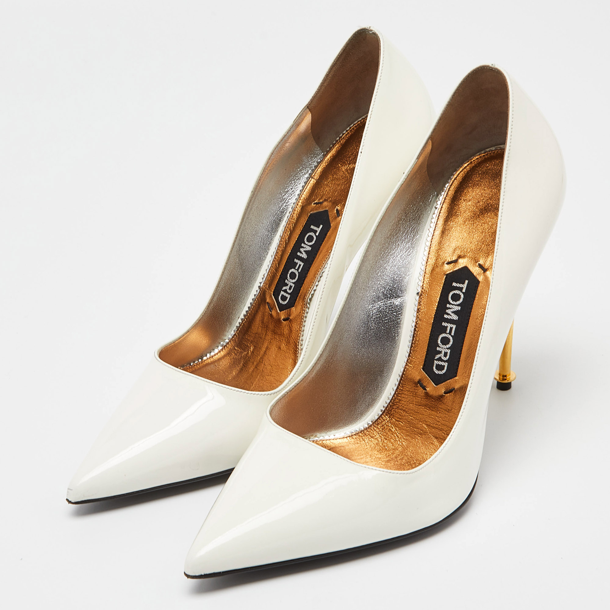 

Tom Ford Off White Patent Leather Pointed Toe Pumps Size