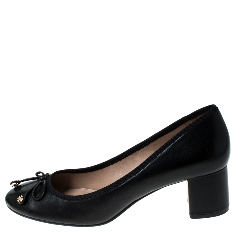 

Tory Burch Black Leather Laila Pumps Size