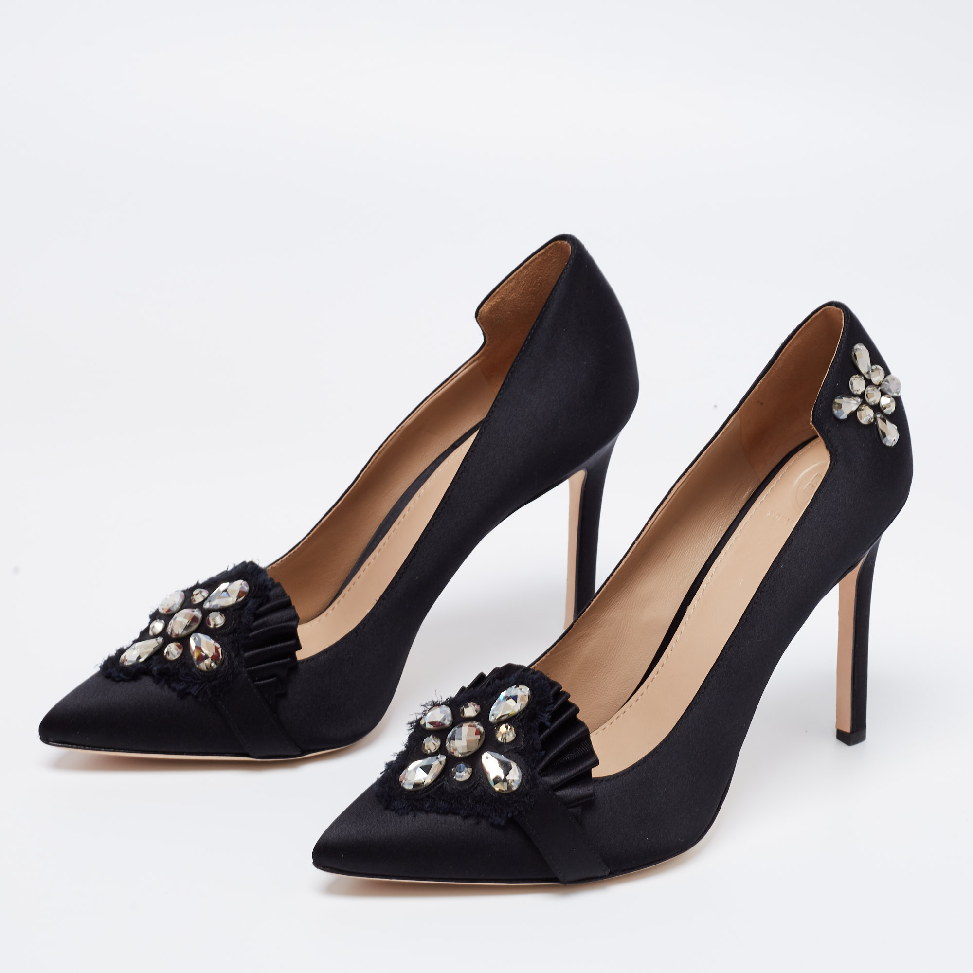 

Tory Burch Black Satin Pleated Detail Crystal Embellished Pumps Size