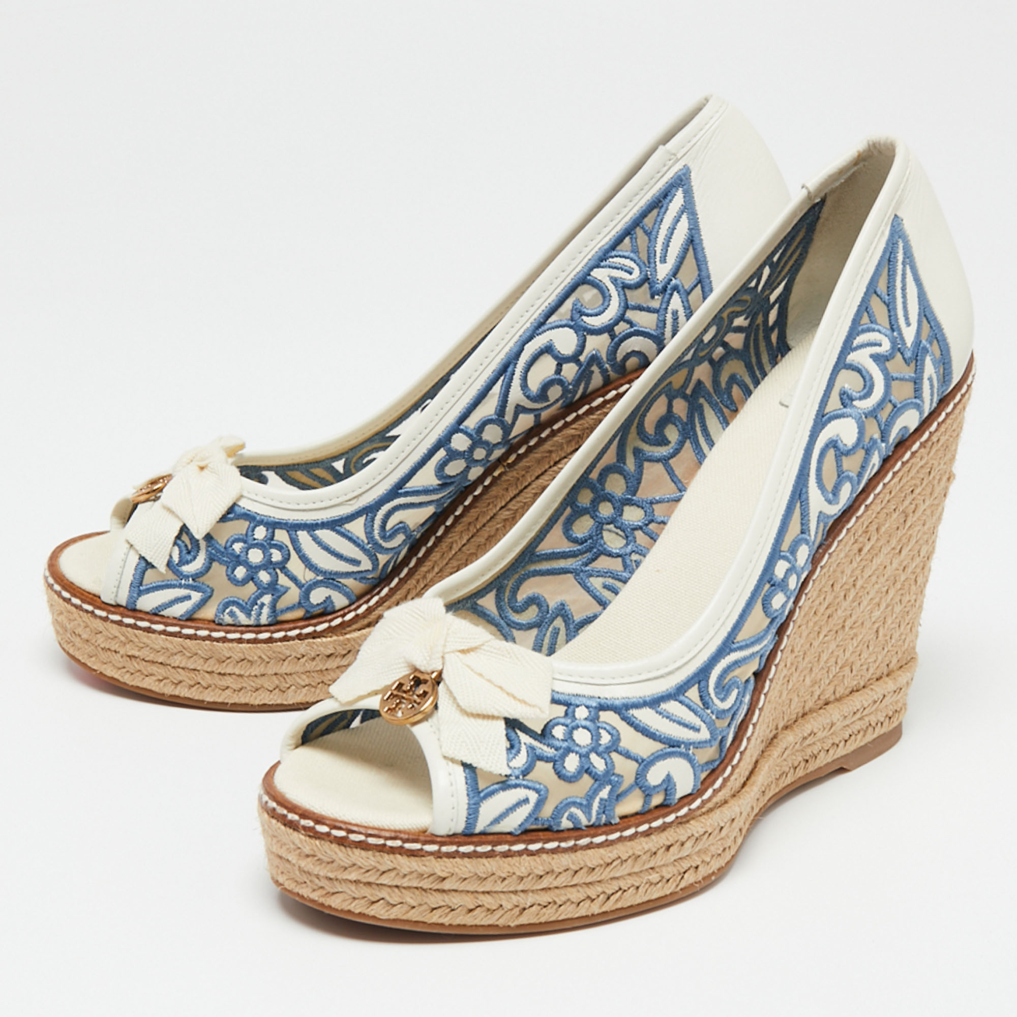 

Tory Burch White/Blue Lace And Leather Lucia Wedge Espadrille Platform Pumps Size