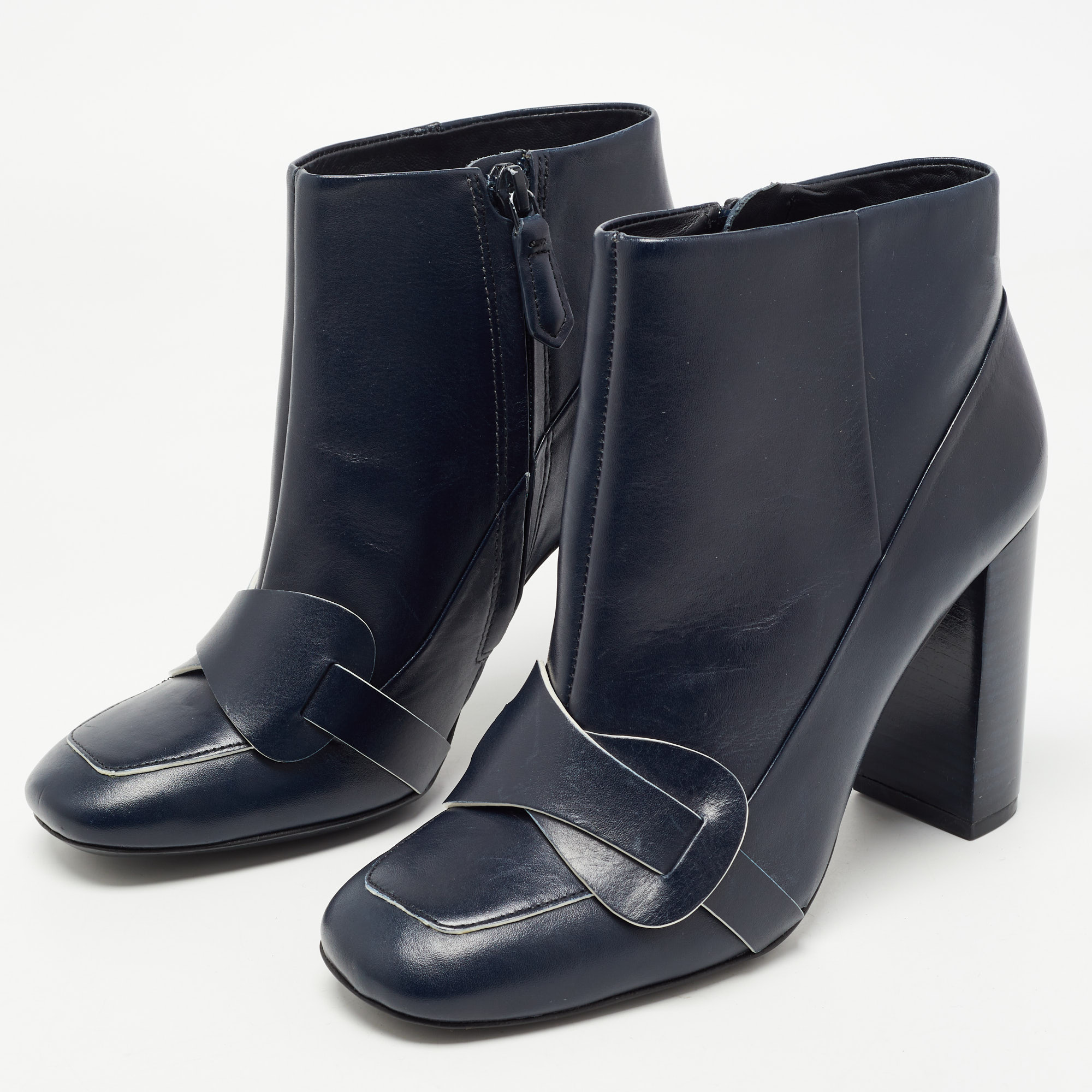 

Tory Burch Navy Blue Leather Ankle Boots Size