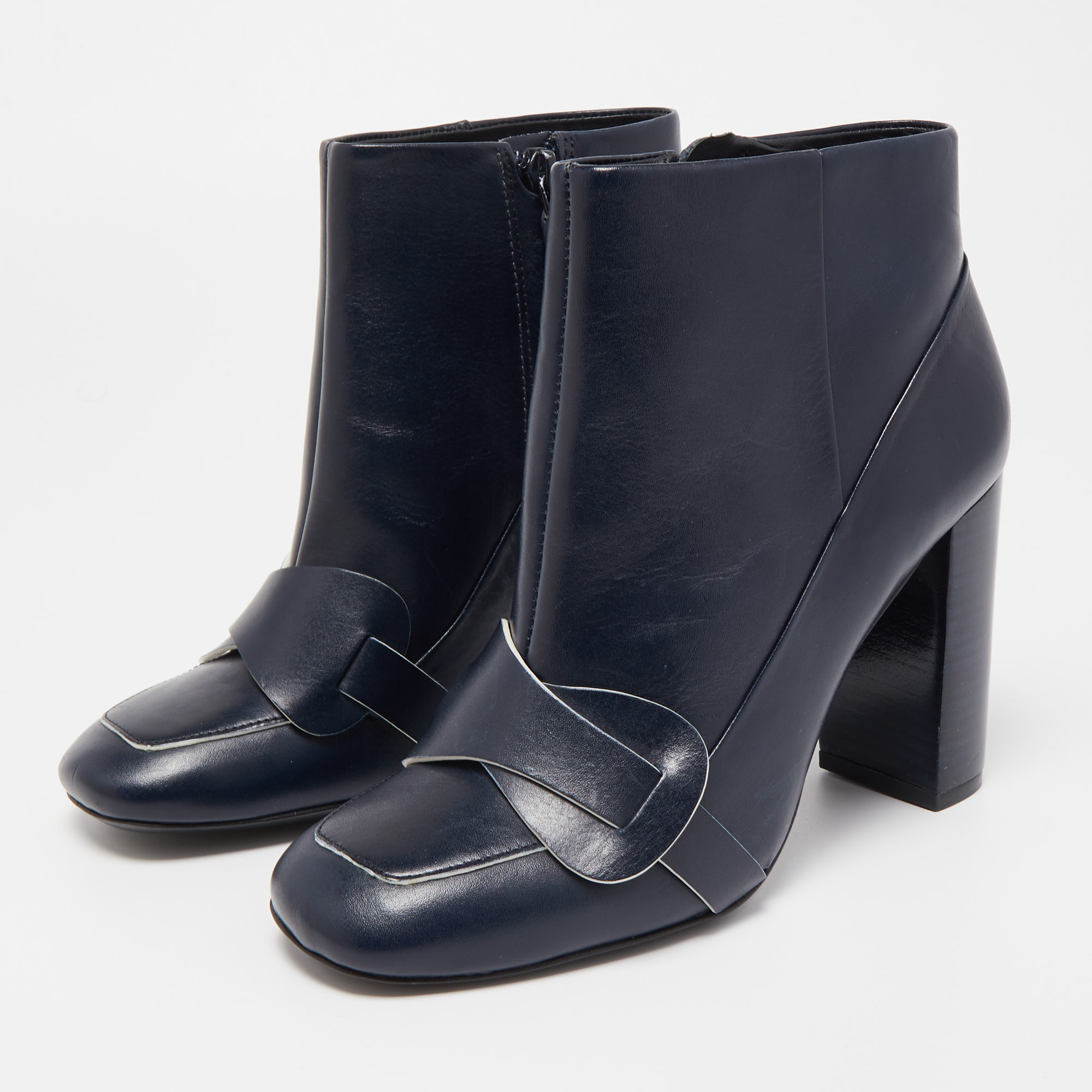 

Tory Burch Navy Blue Leather Ankle Booties Size