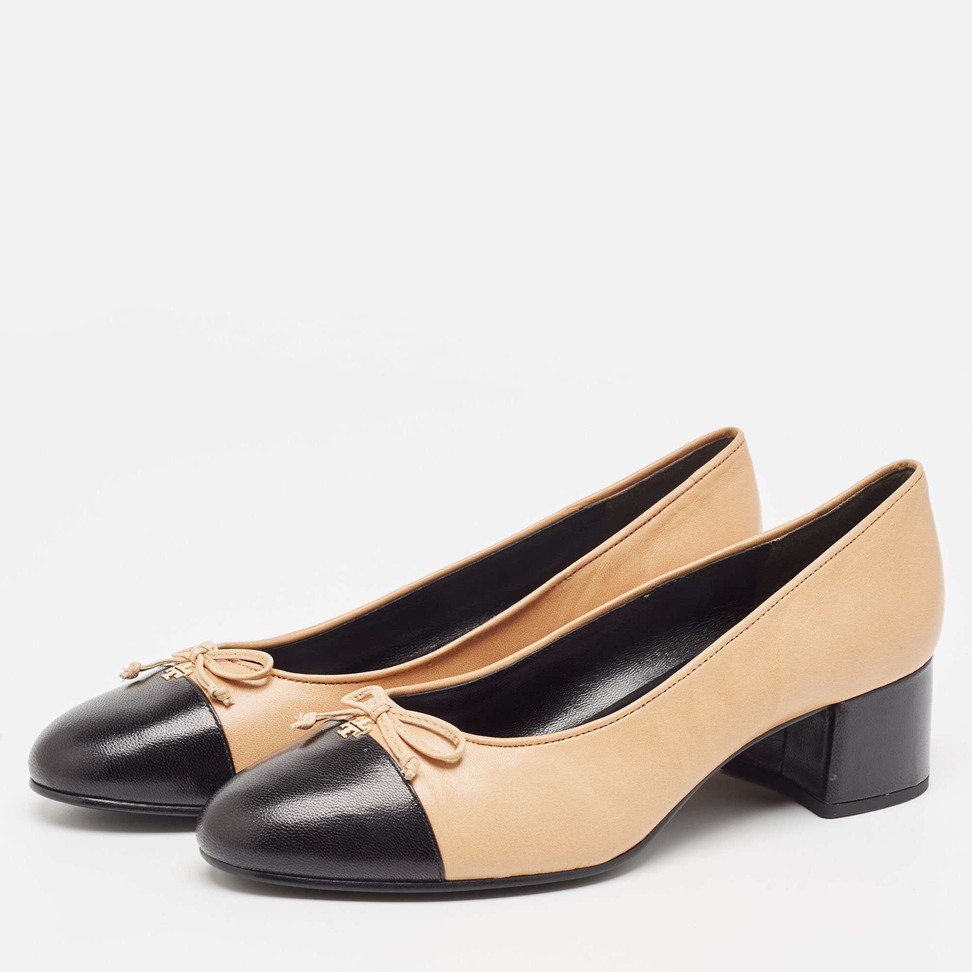 

Tory Burch Beige/Black Leather Bow Cap Toe Pumps Size